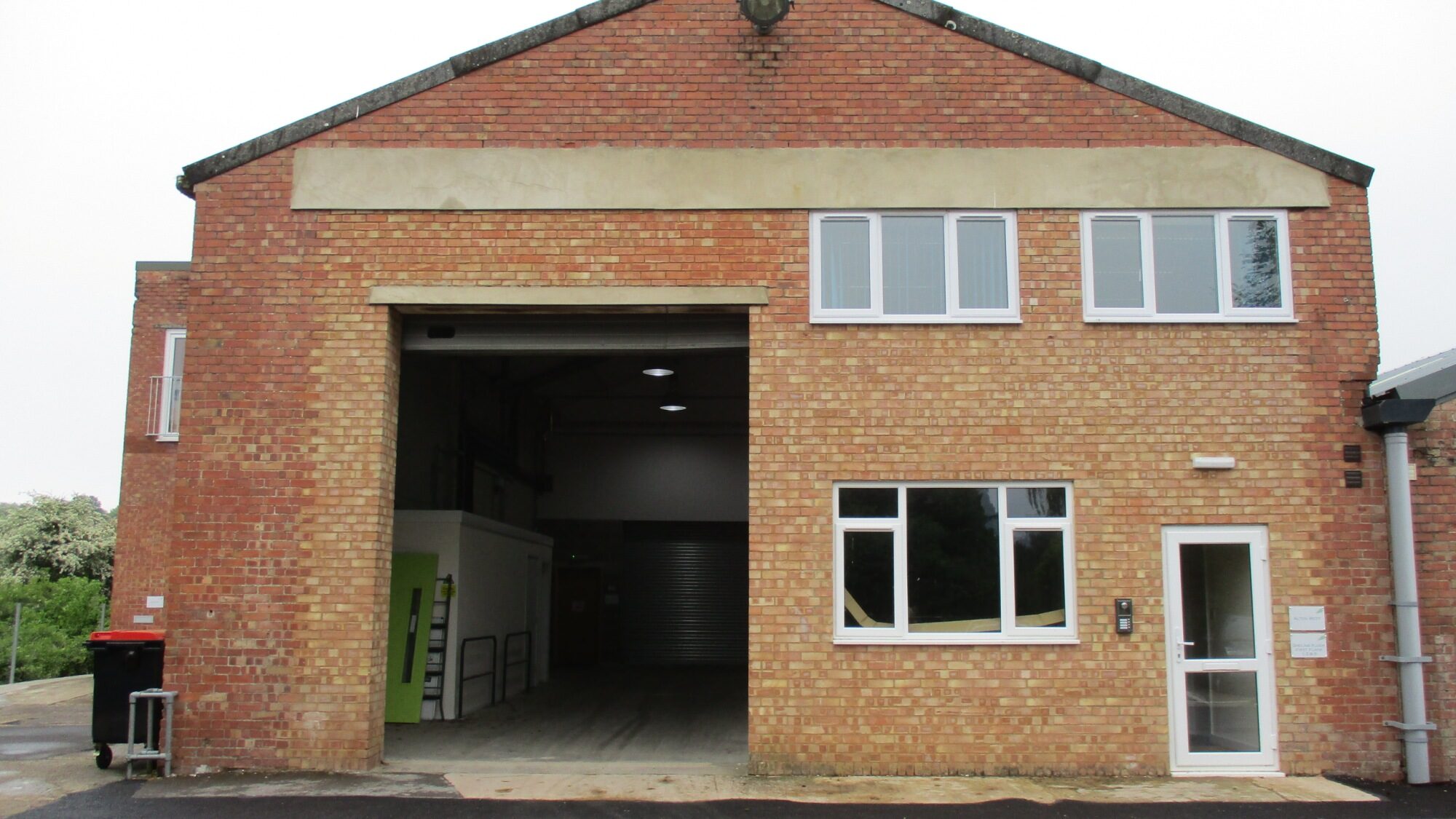 Alton East Workshop to Let External 1