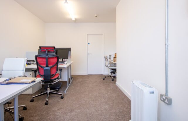 Alton West Office to Let Internal 1