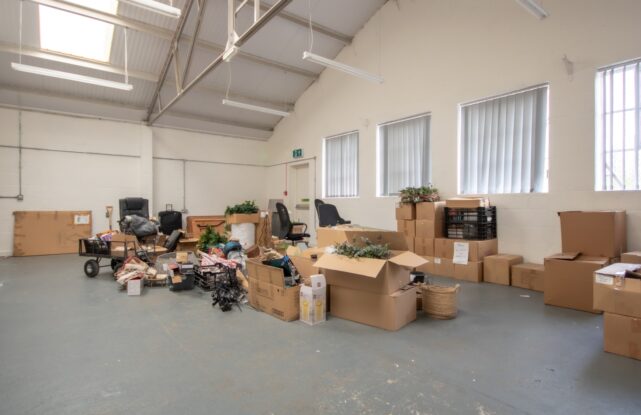 Bedwyn East 1 workshop to let internal 1