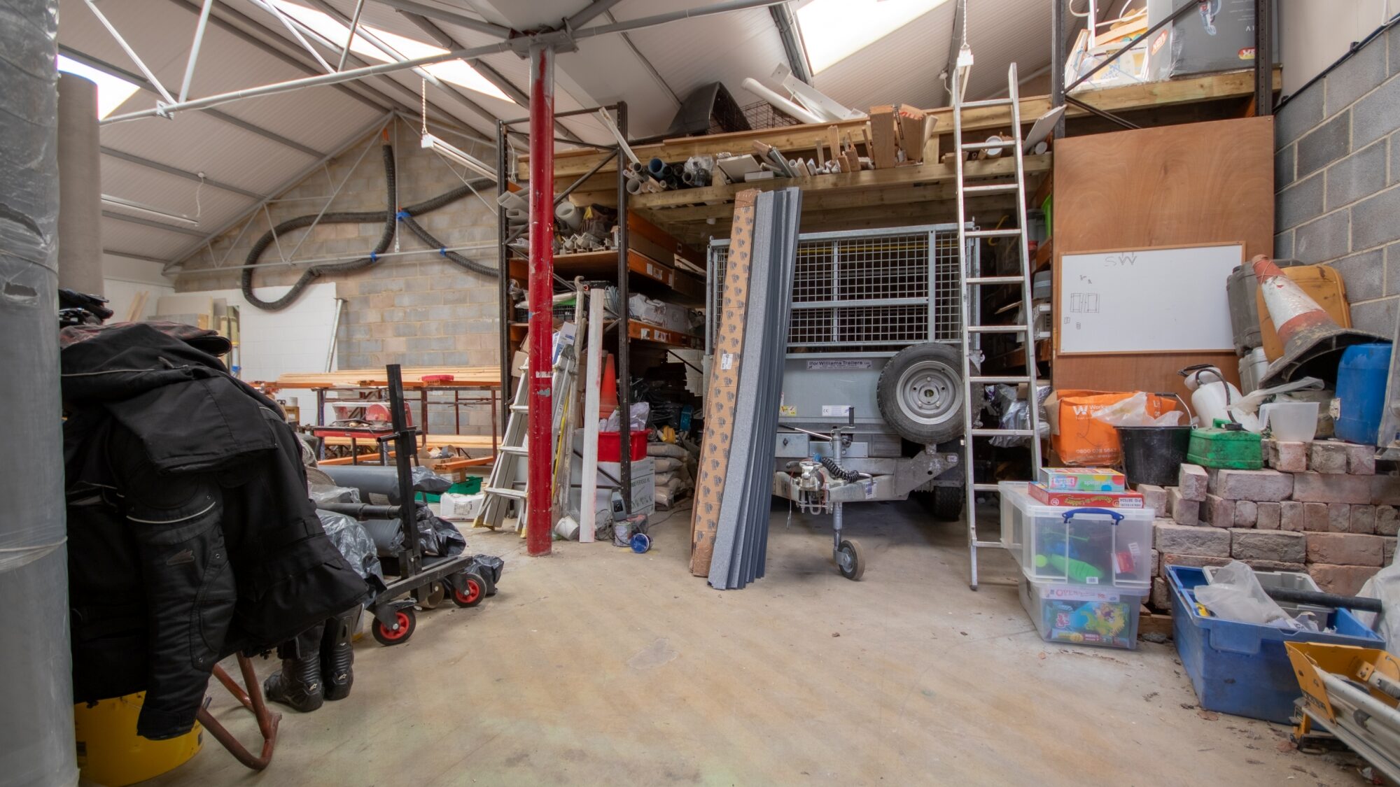 Chiseldon West workshop to let internal 2