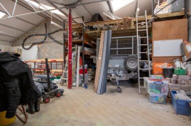 Chiseldon West workshop to let internal 2