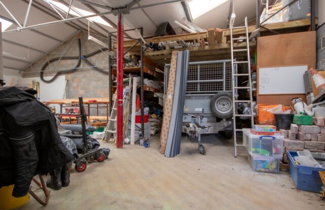 Chiseldon West workshop to let internal 2