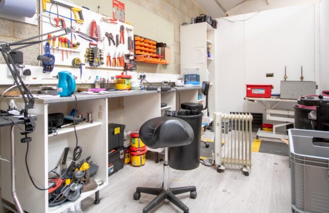 Manton East workshop to let internal 2
