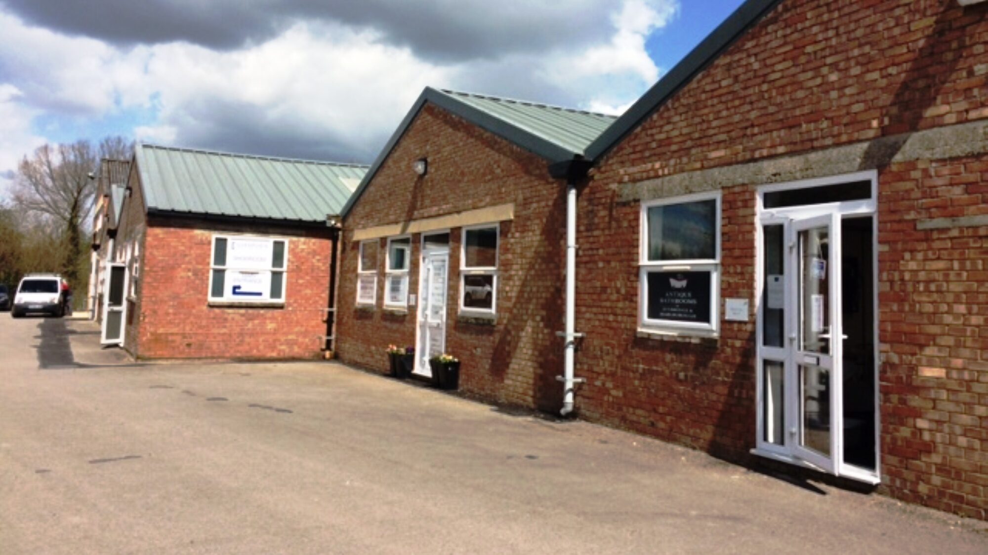Manton West workshop to let external 2