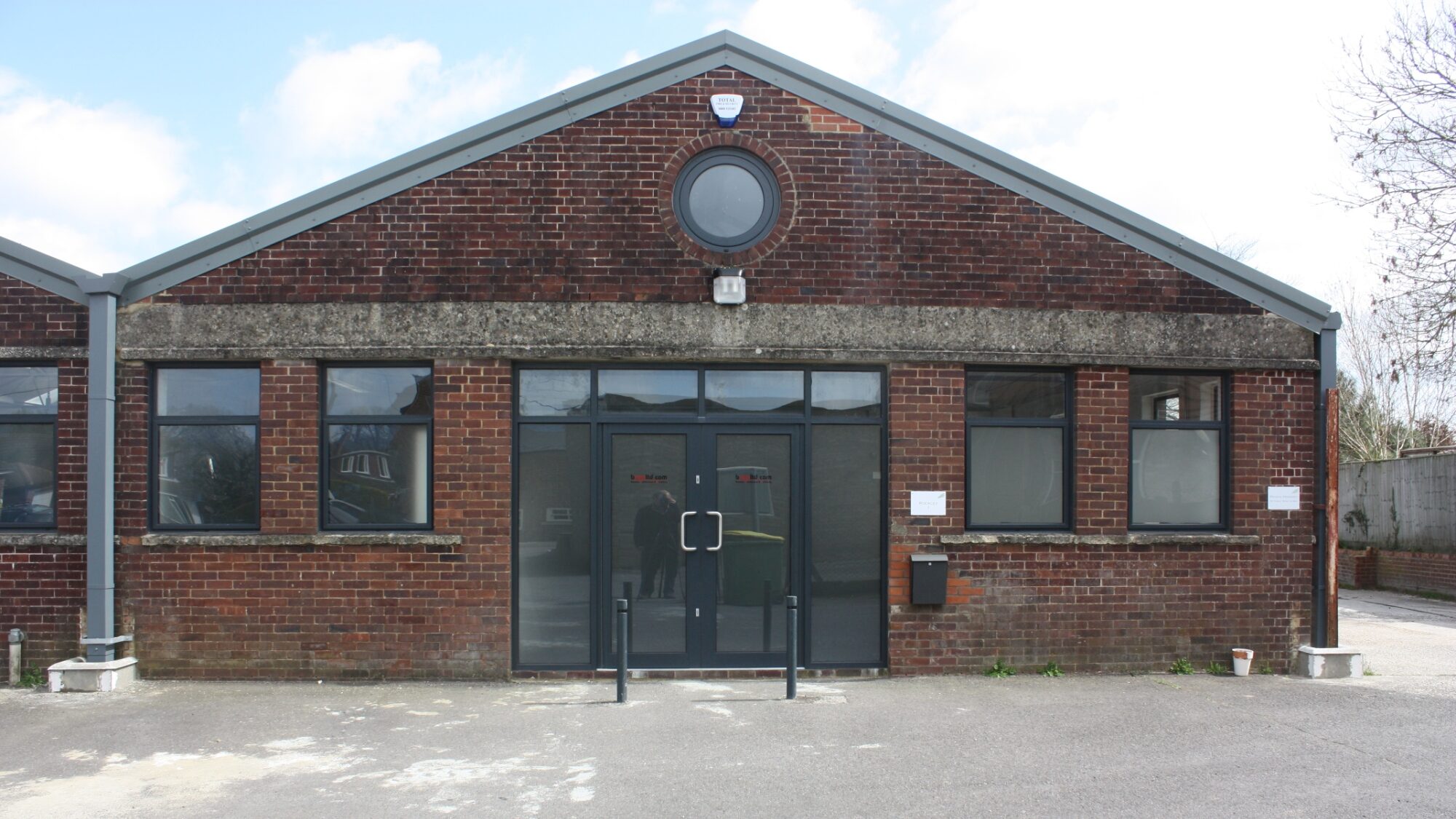 Rockley 1 office to let external 2