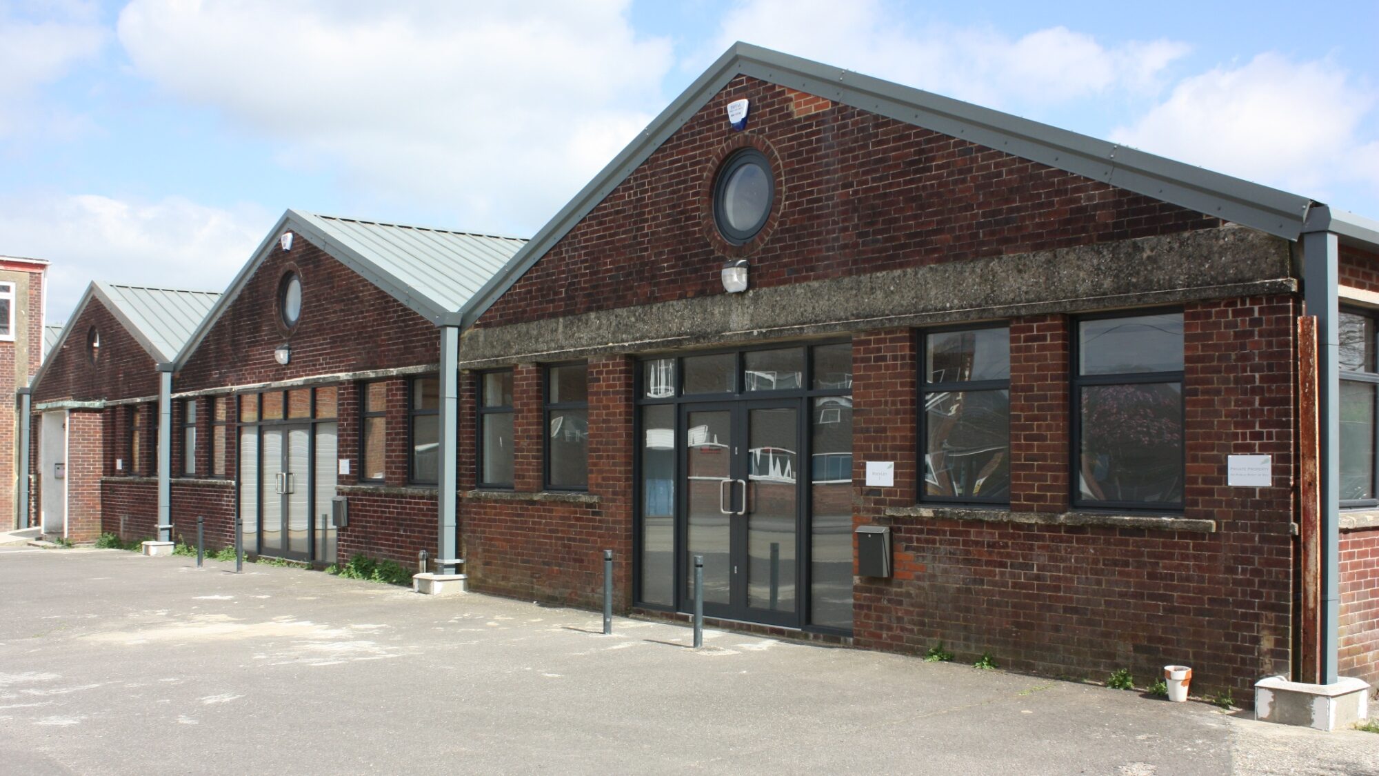 Rockley 1 office to let external 3