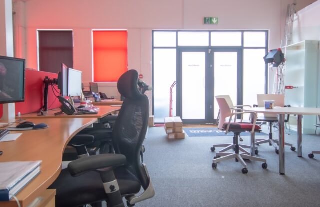Rockley 1 office to let internal 2
